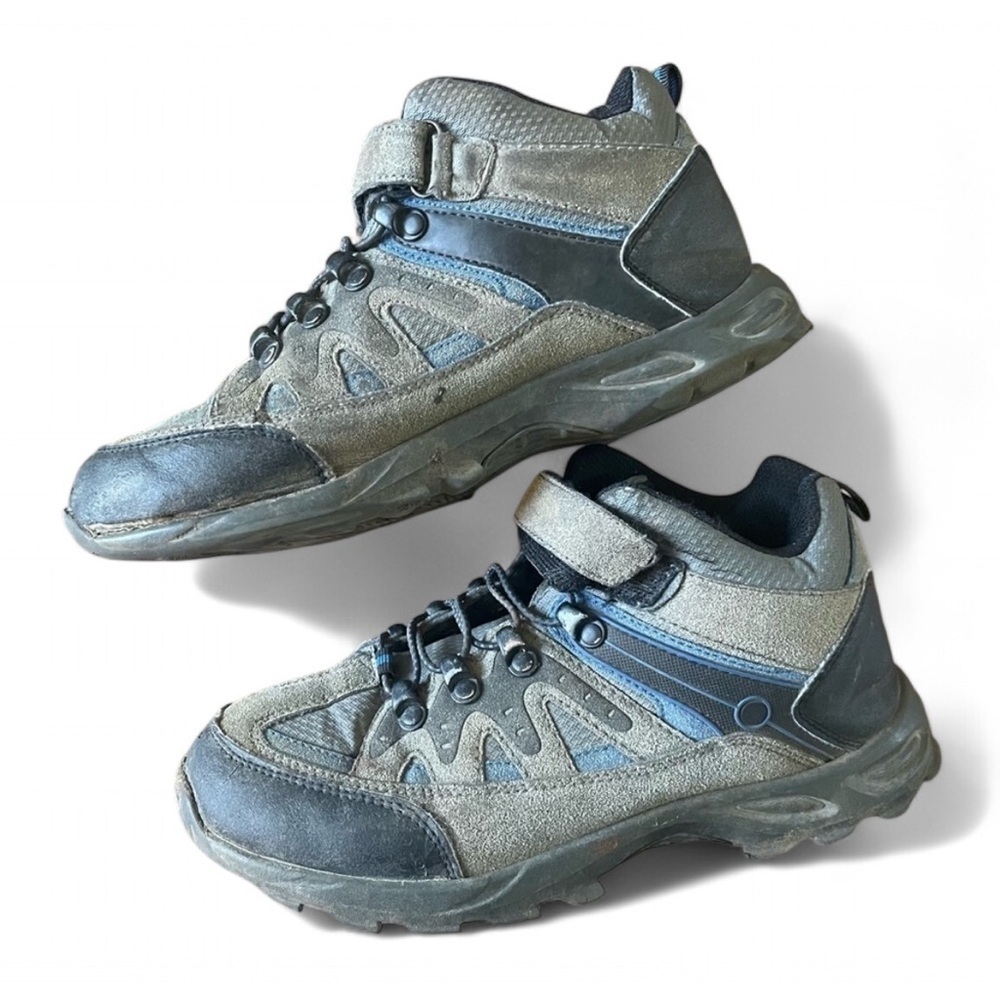 Stone Canyon all terrace boys outdoor/hiking sneakers size 6 youth